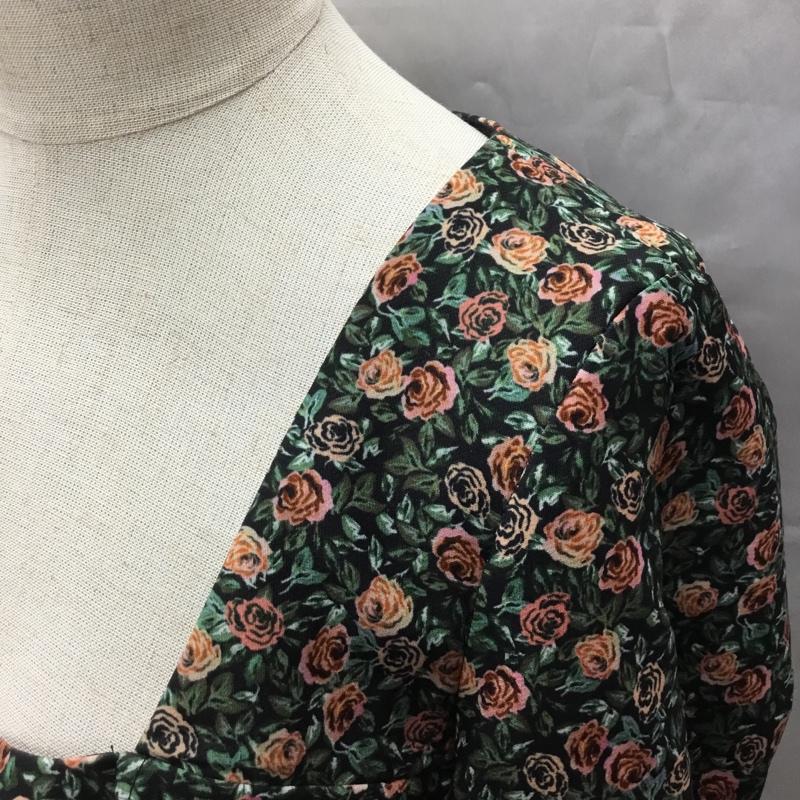 ザラ ZARA カットソー 長袖 8510 756 800 ショート丈 スクエアネック フロントホック M 花柄 マルチカラー / マルチカラー /  レディース USED 古着 中古 10107453