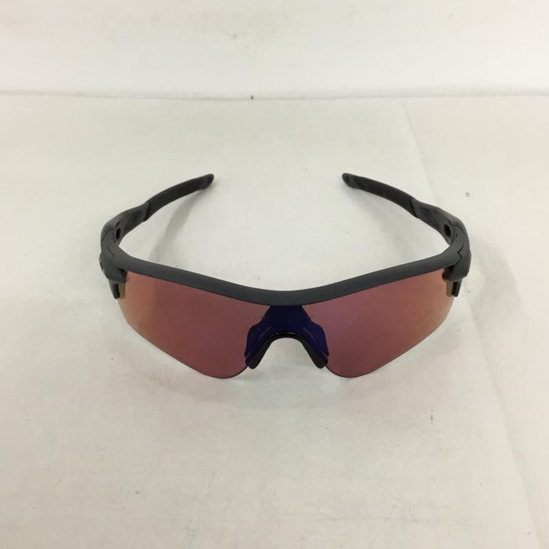 オークリー OAKLEY めがね・サングラス サングラス OO9206-04 RADARLOCK スポーツサングラス ロゴ、文字 黒 / ブラック / X 灰 / グレー / メンズ USED 古着 中古 10129377