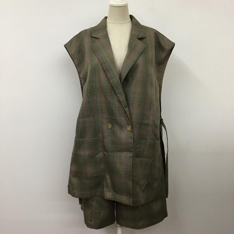 ダブルクローゼット w closet セットアップ セットアップ ベストジャケット ショートパンツ 2点セット セットアップ チェック マルチカラー / マルチカラー / レディース USED 古着 中古 10116358