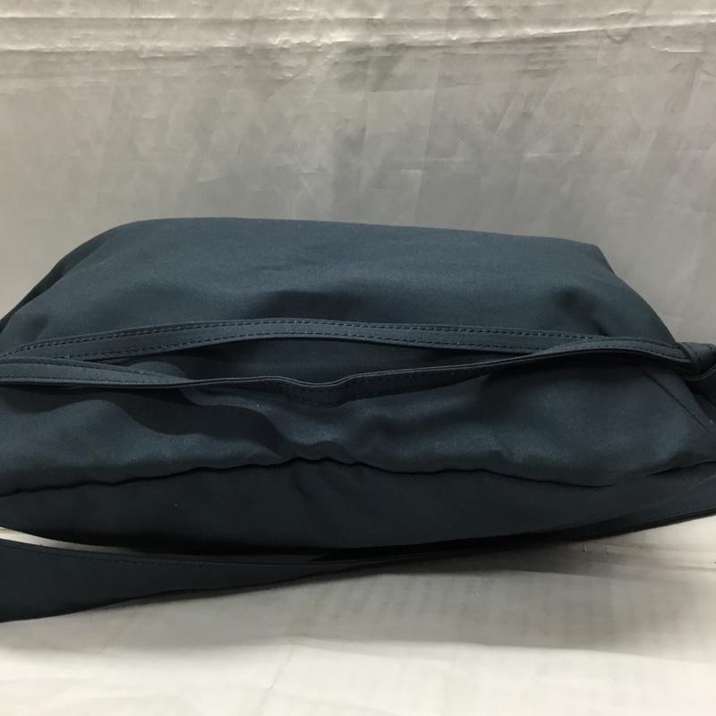 アンブッシュ AMBUSH ショルダーバッグ ショルダーバッグ 12111612 WAVES WASIT BAG タグ付き 無地 紺 / ネイビー / メンズ USED 古着 中古 10115587