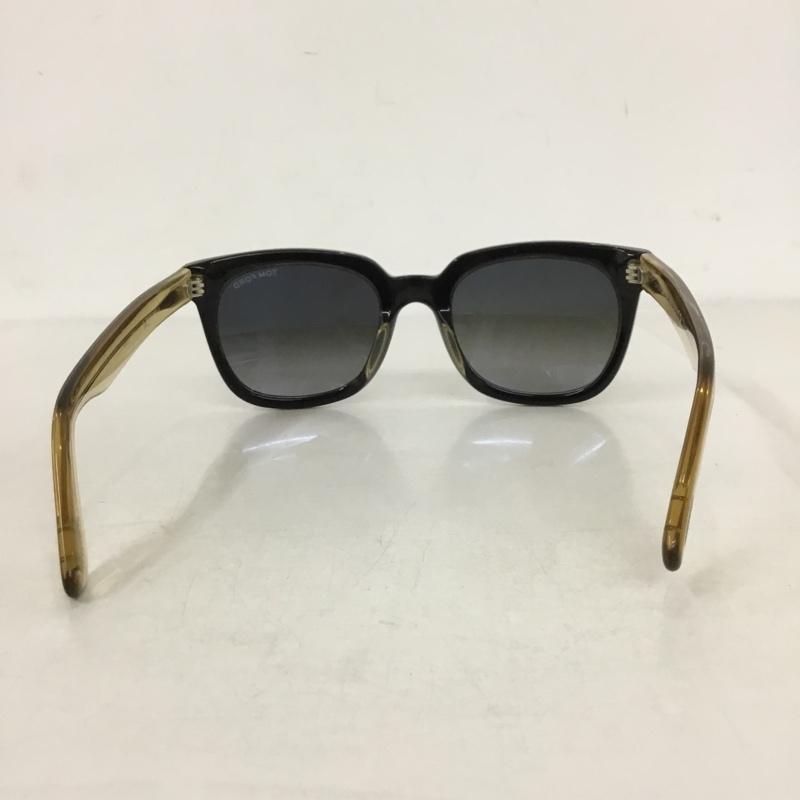 トム フォード TOM FORD めがね・サングラス サングラス ロゴ、文字 黒 / ブラック / X ベージュ / ベージュ / メンズ USED 古着 中古 10131715