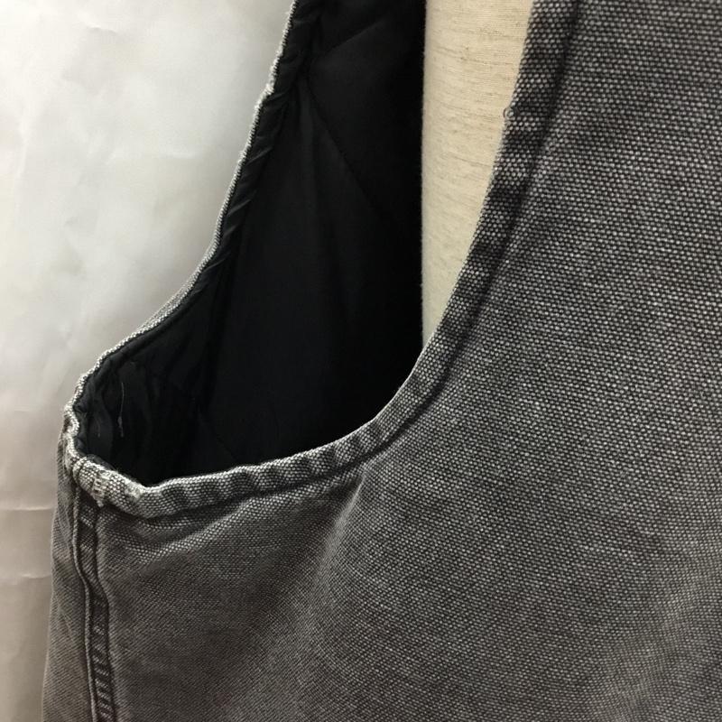 カーハート Carhartt ベスト ベスト ベスト ジップアップジャケット ノースリーブカットソー アウター ロゴ、文字 黒 / ブラック / メンズ USED 古着 中古 10109342