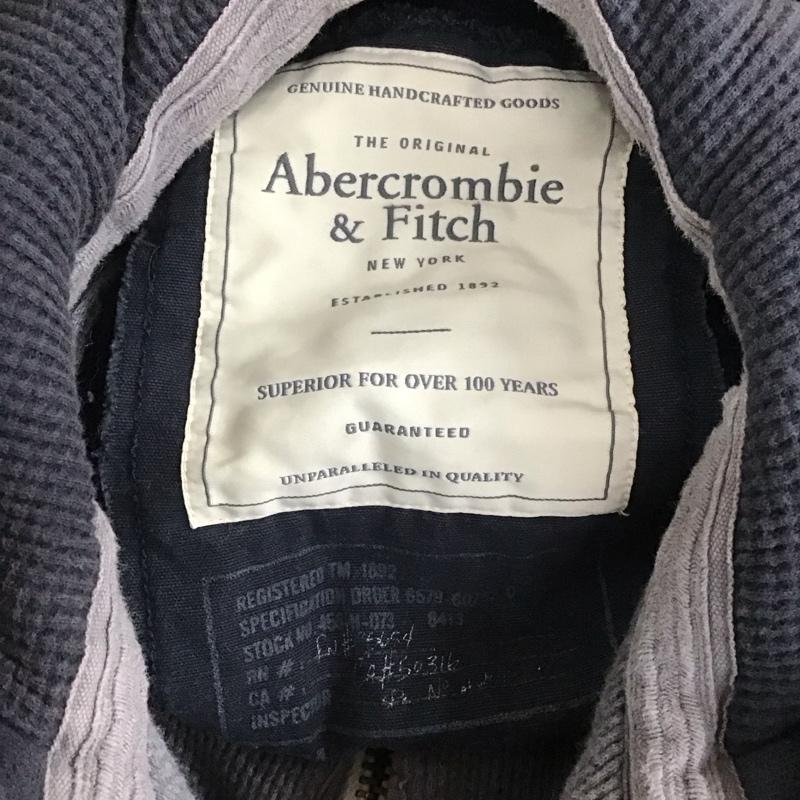 アバクロンビーアンドフィッチ ABERCROMBIE&FITCH パーカー 長袖 長袖パーカー フード付きパーカー プリントスウェット トレーナー S ロゴ、文字 紺 / ネイビー / メンズ USED 古着 中古 10109857