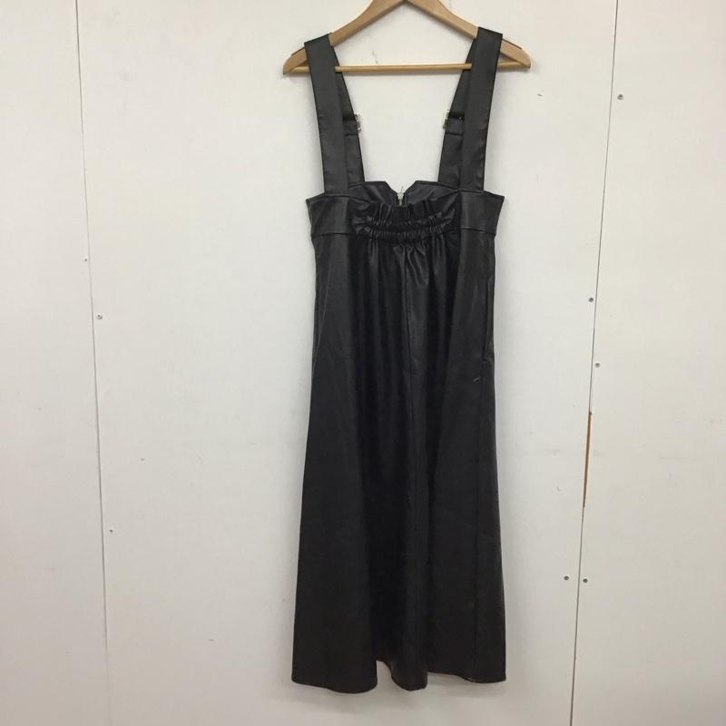 アズールバイマウジー AZUL BY MOUSSY ジャンパースカート ジャンパースカート 250GAB33-106H フェイクレザージップアップジャンパースカート M 無地 黒 / ブラック / レディース USED 古着 中古 10133972