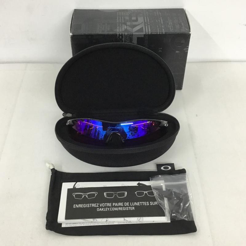 オークリー OAKLEY めがね・サングラス サングラス OO9206-28 RADAR LOCK スポーツサングラス ミラーレンズ 箱有 ロゴ、文字 黒 / ブラック / メンズ USED 古着 中古 10129373