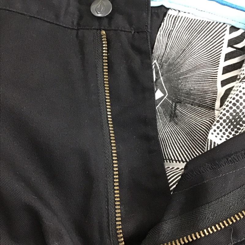 ボルコム VOLCOM パンツ チノパン チノパン ワイドパンツ カジュアルパンツ 33インチ 無地 黒 / ブラック / メンズ USED 古着 中古 10133199