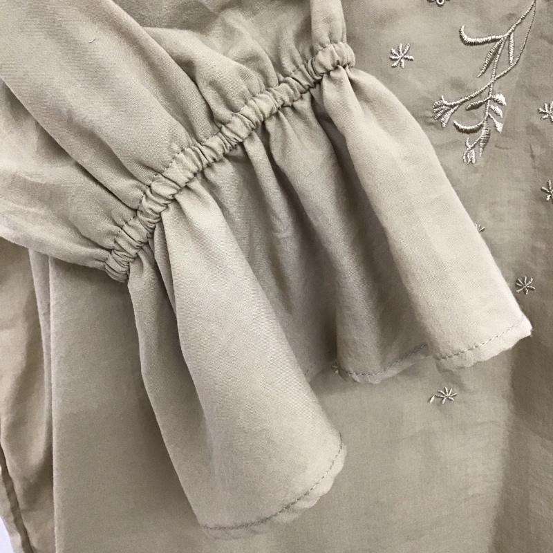 アズールバイマウジー AZUL BY MOUSSY シャツ、ブラウス 半袖 250aaw30-a302 ボタニカルトップス 半袖シャツカットソー M 刺繍 マルチカラー / マルチカラー / レディース USED 古着 中古 10111914