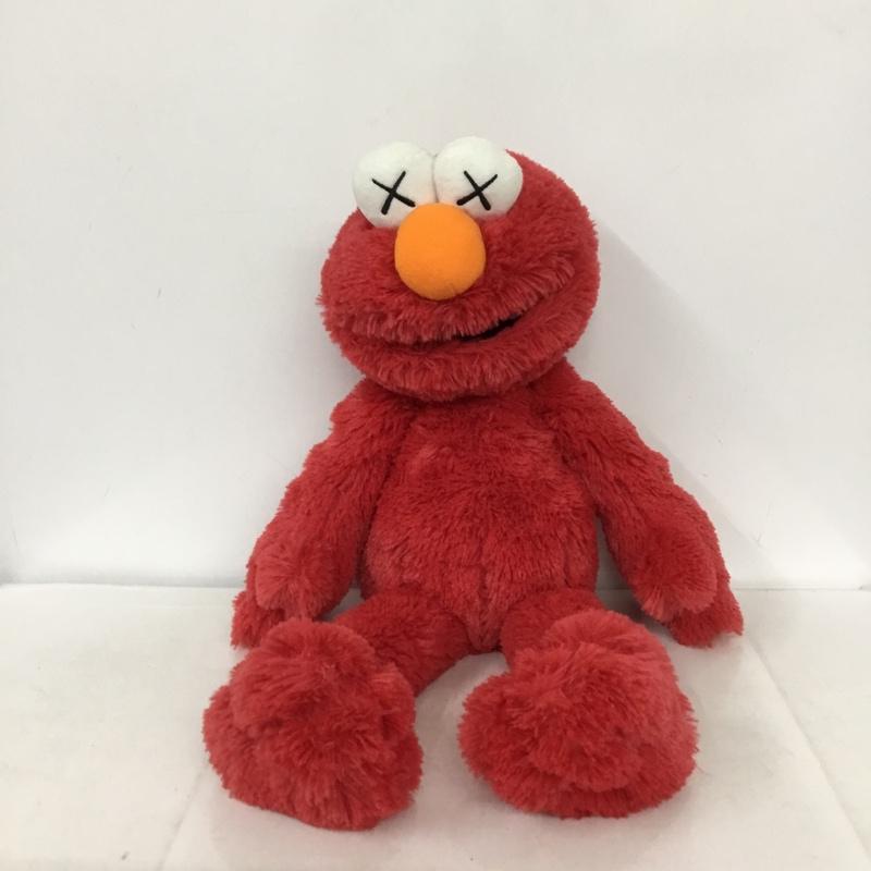 ユニクロ UNIQLO ファッション小物 ファッション小物 361-413962 KAWS x SESAME STREET ぬいぐるみ タグ付き エルモ キャラクター 赤 / レッド / メンズ USED 古着 中古 10131788