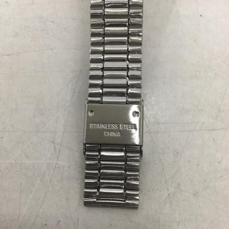 カシオ CASIO 腕時計 デジタル A168WE 迷彩 箱有 ロゴ、文字 銀 / シルバー / メンズ USED 古着 中古 10134450