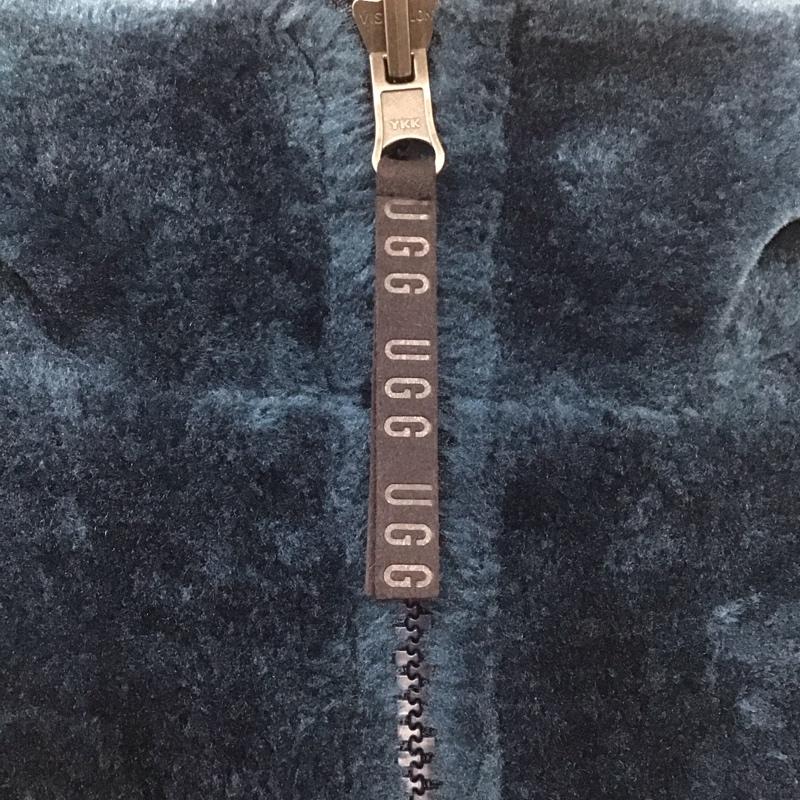 アグ UGG ジャケット、上着 ジャケット、ブレザー 1119483 Kairo Faux Fur Jacket リバーシブルジャケット M ロゴ、文字 青 / ブルー / X 赤 / レッド / X 黒 / ブラック / メンズ USED 古着 中古 10111851
