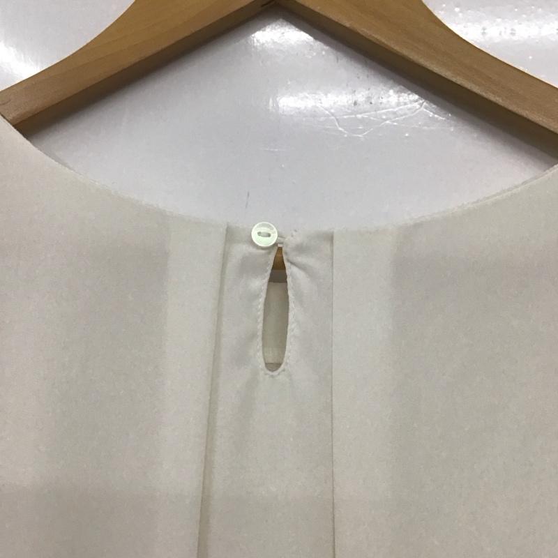 ナチュラルビューティーベーシック NATURAL BEAUTY BASIC カットソー 半袖 半袖カットソー プルオーバー フレアカットソー M 無地 白 / ホワイト / レディース USED 古着 中古 10132935