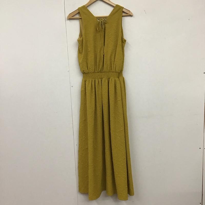 マウジー MOUSSY ワンピース ロングスカート 010aaa30-7650 ノースリーブワンピース ロングスカート フレアスカート FREE 総柄 黄 / イエロー / レディース USED 古着 中古 10135206