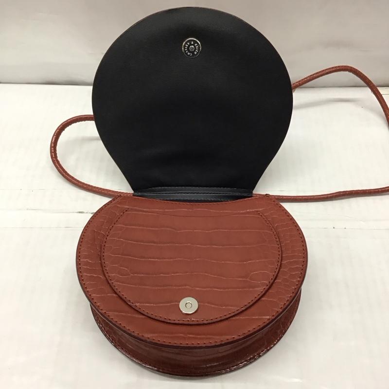チャールズアンドキース charles&keith ショルダーバッグ ショルダーバッグ 80270295 セミサークル クロックエフェクトクロスボディーバッグ ロゴ、文字 茶 / ブラウン / レディース USED 古着 中古 10120213