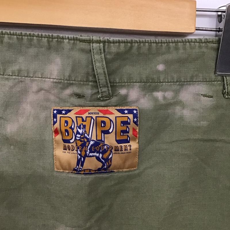 アベイシングエイプ A BATHING APE パンツ ワークパンツ、ペインターパンツ ミリタリーパンツ カジュアルパンツ スリムパンツ L ロゴ、文字 カーキ / カーキ /  メンズ USED 古着 中古 10126826