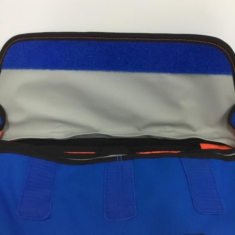 ティンバックツー TIMBUK2 メッセンジャーバッグ メッセンジャーバッグ 1704-3-2389 Catapult Sling タグ付き ロゴ、文字 青 / ブルー / メンズ USED 古着 中古 10132875
