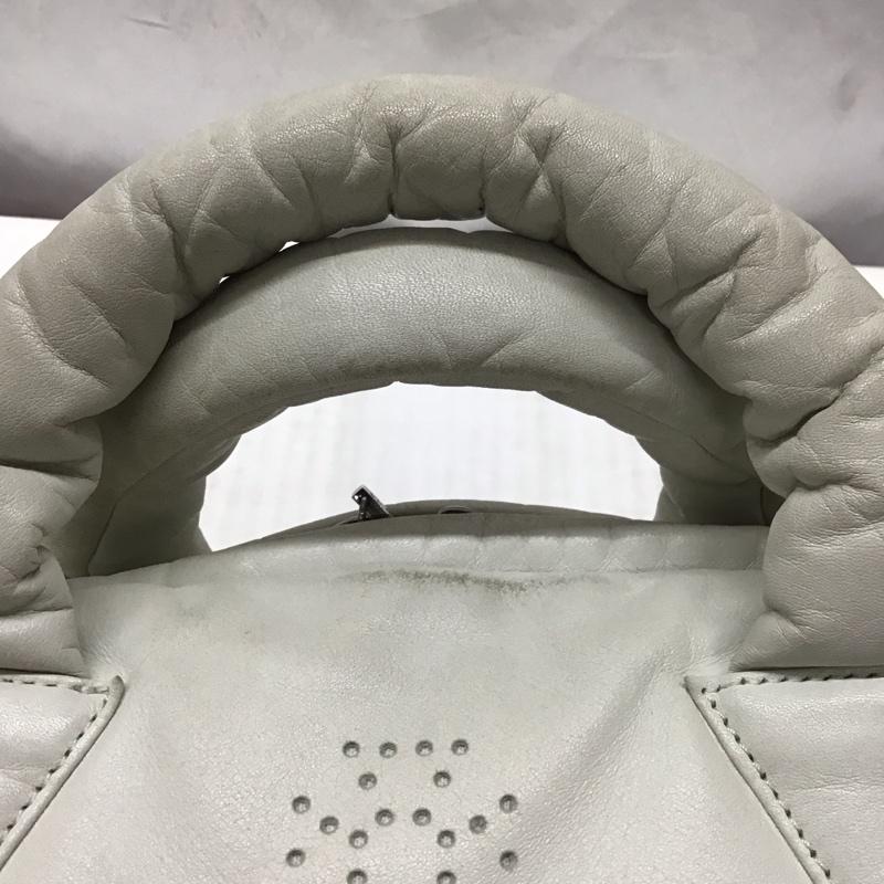 ヴィヴィアンウエストウッド Vivienne Westwood ショルダーバッグ ショルダーバッグ パンチング 白 / ホワイト / レディース USED 古着 中古 10118880