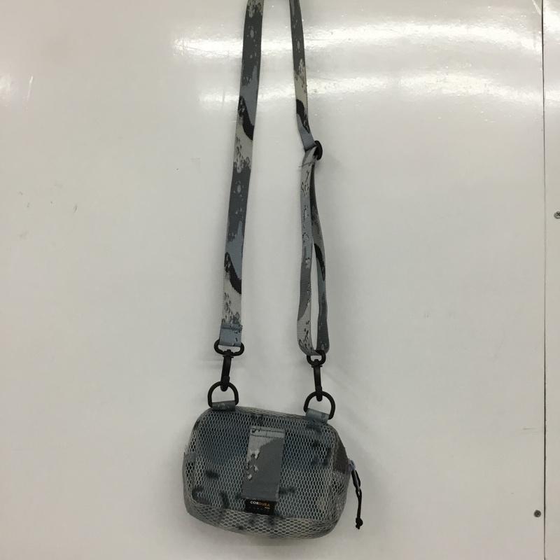 シュプリーム Supreme ショルダーバッグ ショルダーバッグ 20SS Camo Small Shoulder Bag 迷彩 カモ柄 ロゴ、文字 水色 / ライトブルー / X 黒 / ブラック / メンズ USED 古着 中古 10129558