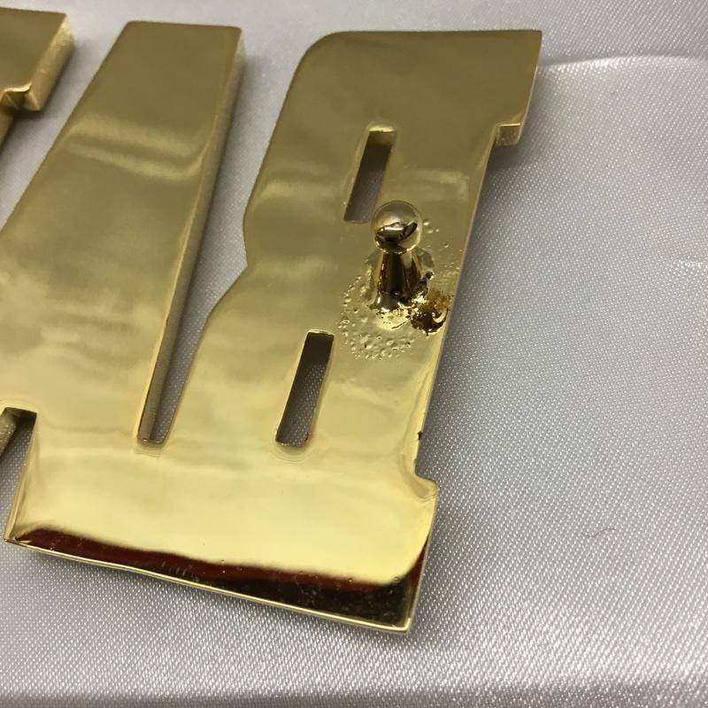 アベイシングエイプ A BATHING APE ベルト・バックル バックル ロゴ、文字 金 / ゴールド / メンズ USED 古着 中古 10109156