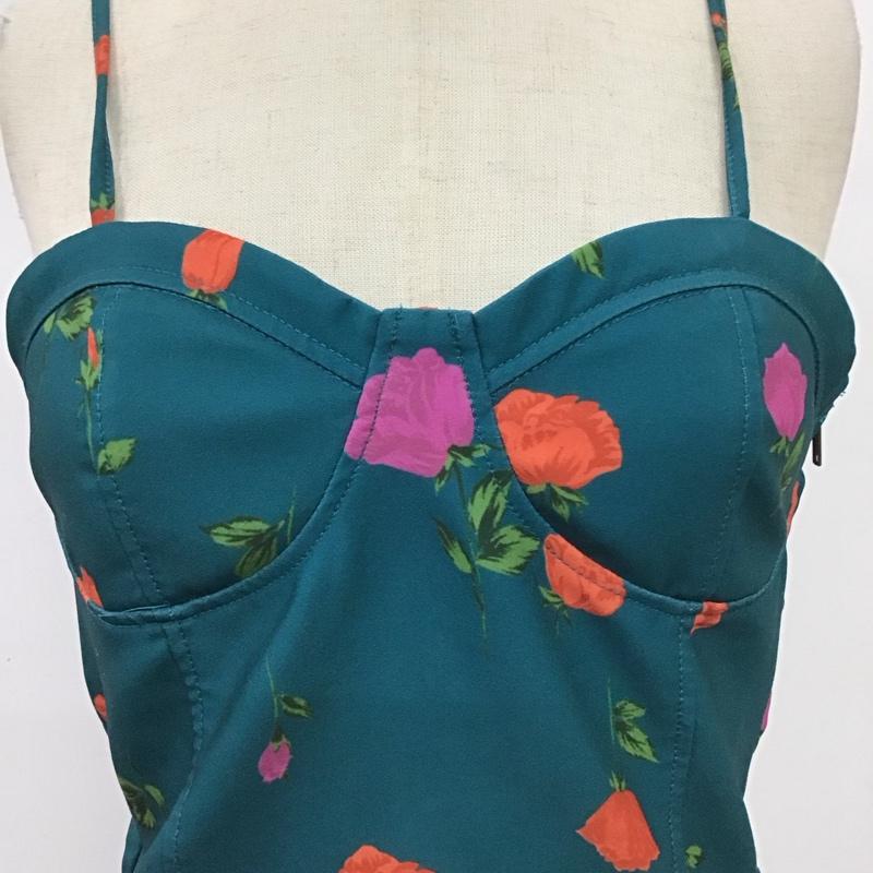 ティティーアンドコー titty&Co. キャミソール キャミソール キャミソール タンクトップ ノースリーブカットソー ベアトップ FREE 総柄 X プリント 緑 / グリーン / レディース USED 古着 中古 10115968