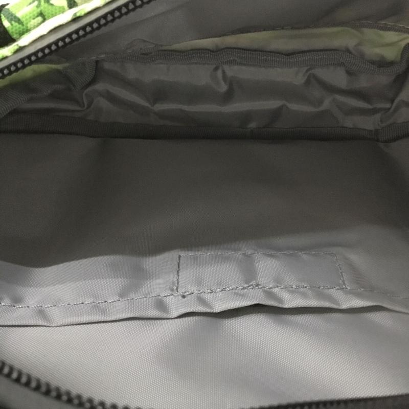 コロンビア Columbia ショルダーバッグ ショルダーバッグ サコッシュ ペットボトルホルダー ボタニカル PU2061 PU8082 ロゴ、文字 緑 / グリーン / レディース USED 古着 中古 10124413