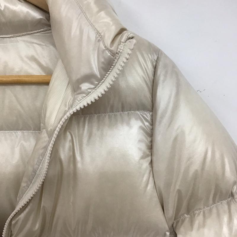 ユニクロ UNIQLO ジャケット、上着 ジャケット、ブレザー 211-450456 ウルトラライトダウンシャイニーボリュームジャケット M 無地 オフホワイト / オフホワイト / レディース USED 古着 中古 10138683