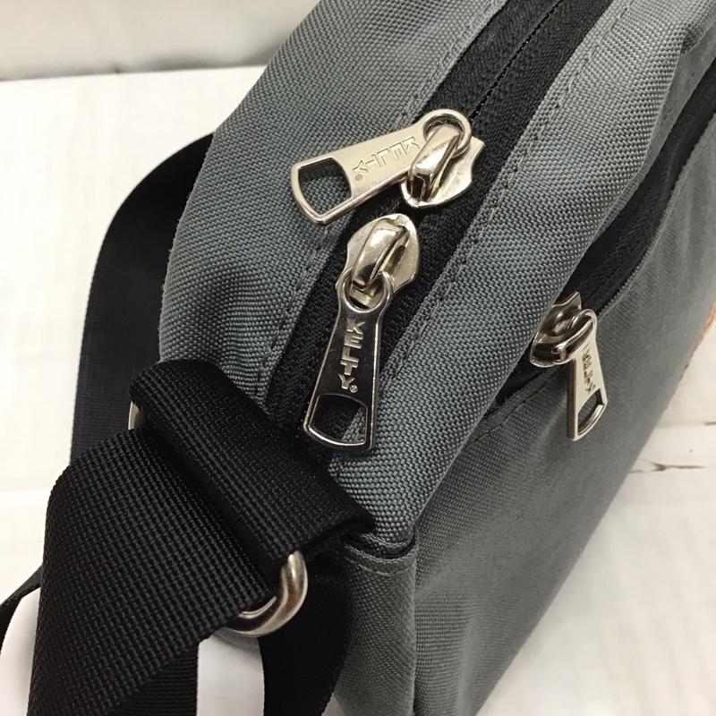 ケルティ KELTY ショルダーバッグ ショルダーバッグ ラウンド ロゴ、文字 灰 / グレー / メンズ USED 古着 中古 10115444