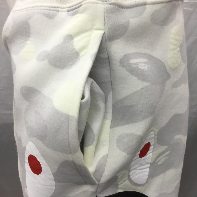 アベイシングエイプ A BATHING APE パンツ ショートパンツ ショートパンツ ハーフパンツ カジュアルパンツ L プリント 白 / ホワイト / X 灰 / グレー /  メンズ USED 古着 中古 10121696