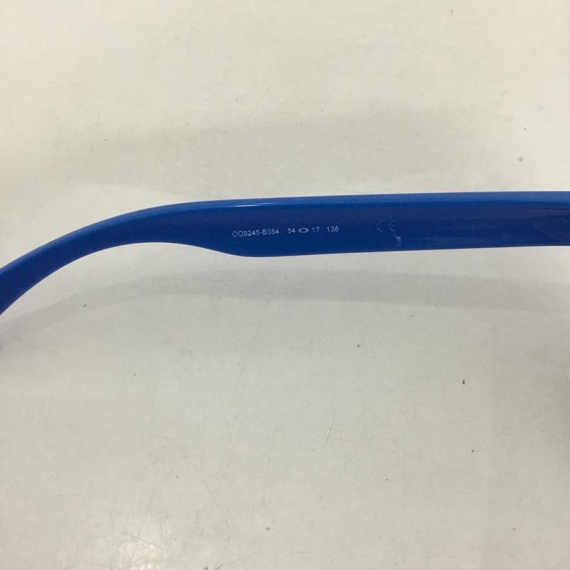 オークリー OAKLEY めがね・サングラス サングラス OO9245-B354 フロッグスキン Frogskins ミラーレンズ ロゴ、文字 青 / ブルー / メンズ USED 古着 中古 10134619