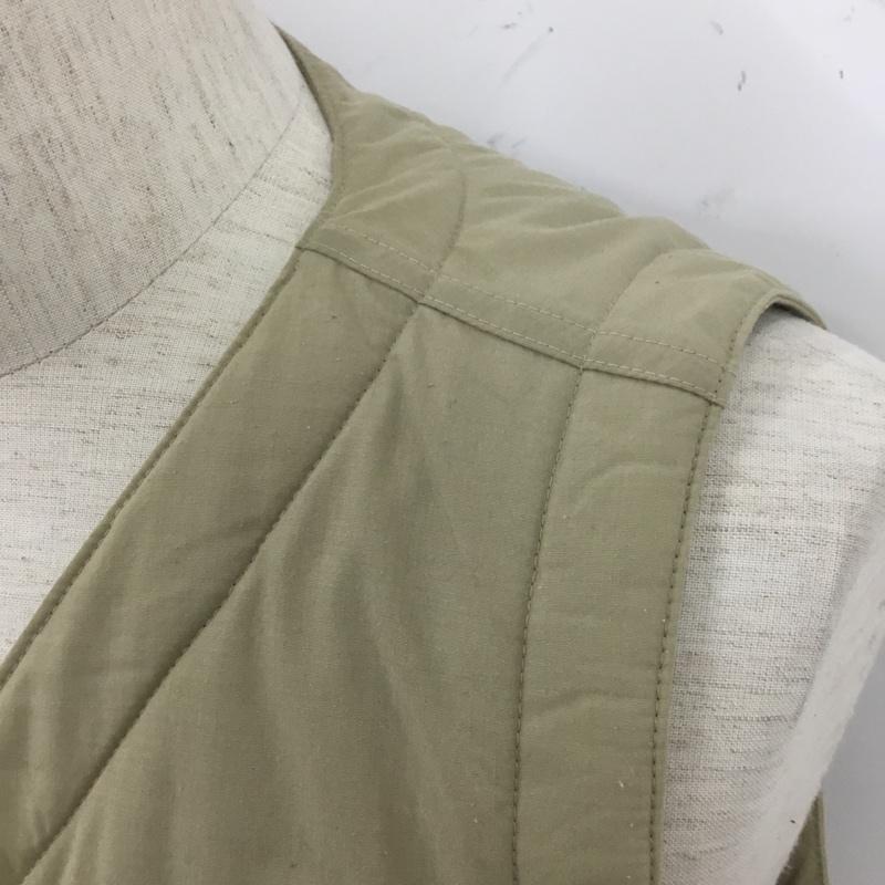 コロンビア Columbia ベスト ベスト 218 PM5626 MatherCrestVest 前ボタン カジュアルベスト M ロゴ、文字 ベージュ / ベージュ / メンズ USED 古着 中古 10109977