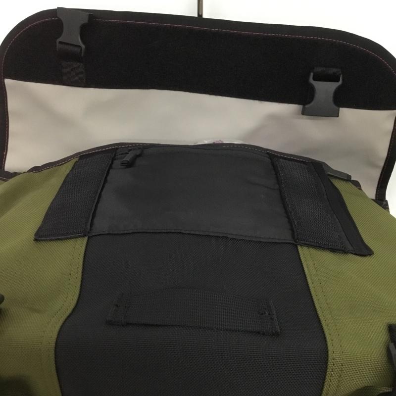 ティンバックツー TIMBUK2 メッセンジャーバッグ メッセンジャーバッグ 1108-4-7478 ショルダーバッグ クラシックメッセンジャー タグ付き ロゴ、文字 カーキ / カーキ / X 黒 / ブラック / メンズ USED 古着 中古 10131887