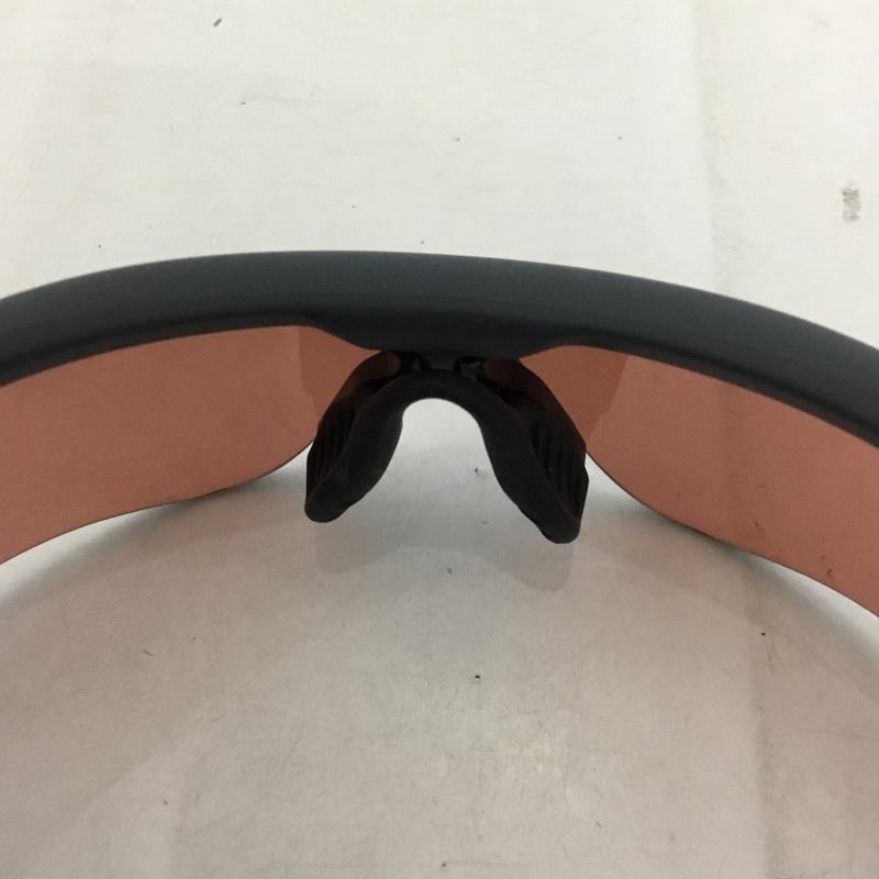 オークリー OAKLEY めがね・サングラス サングラス OO9206-04 RADARLOCK スポーツサングラス ロゴ、文字 黒 / ブラック / X 灰 / グレー / メンズ USED 古着 中古 10129377