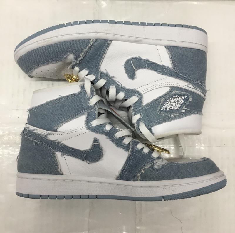 ナイキ NIKE スニーカー スニーカー DM9036-104 WMNS AIR JORDAN 1 RETRO HIGH OG 24.5cm 24.5cm ロゴ、文字 白 / ホワイト / X 水色 / ライトブルー / レディース USED 古着 中古 10106526