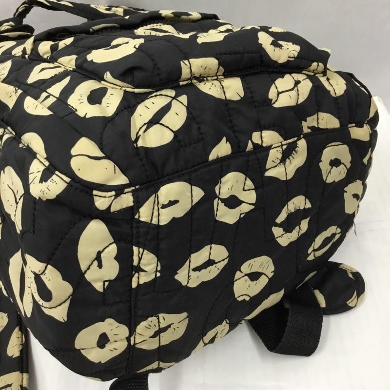 マークバイマークジェイコブス MARC by MARC JACOBS リュックサック、デイパック リュックサック、デイバッグ リップ柄 キルティング ロゴ、文字 黒 / ブラック / X ベージュ / ベージュ / レディース USED 古着 中古 10105985