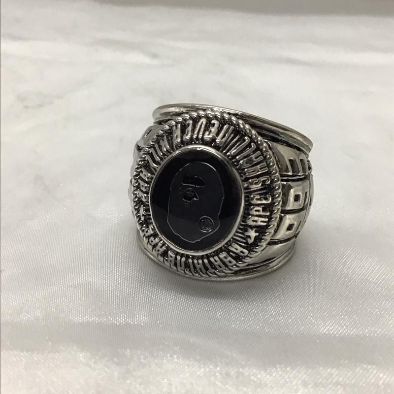 アベイシングエイプ A BATHING APE アクセサリー 指輪 BAPE COLLEGE RING APE HEAD 22号 銀 / シルバー / メンズ USED 古着 中古 10116985