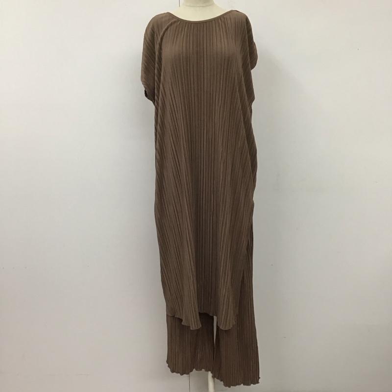 グリーンレーベルリラクシング green label relaxing セットアップ セットアップ 3626-699-2839 FFC ランダム プリーツ ワンピース パンツ ペアアップ 無地 茶 / ブラウン / レディース USED 古着 中古 10112146