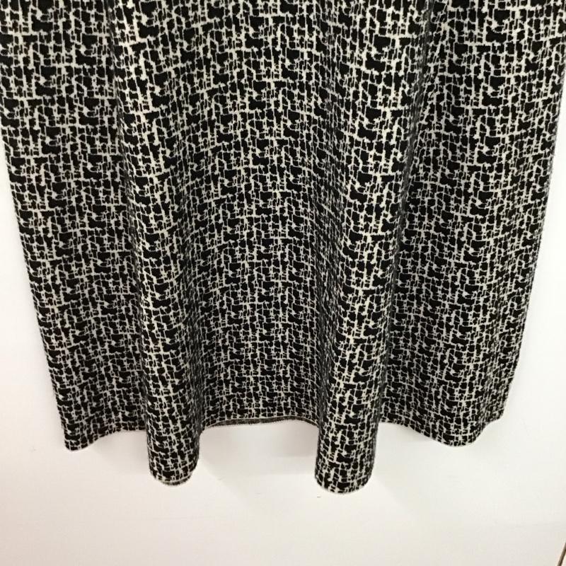 セオリーリュクス theory luxe ワンピース ロングスカート 長袖ニットワンピース ロングスカート クルーネック フレアスカート 40 総柄 白 / ホワイト / X 黒 / ブラック / レディース USED 古着 中古 10134189