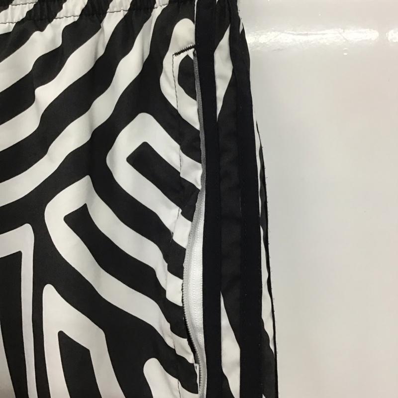 アディダス adidas パンツ ショートパンツ ショートパンツ ハーフパンツ カジュアルパンツ ヒョウ柄・レオパード柄 白 / ホワイト / X 黒 / ブラック /  メンズ USED 古着 中古 10123690