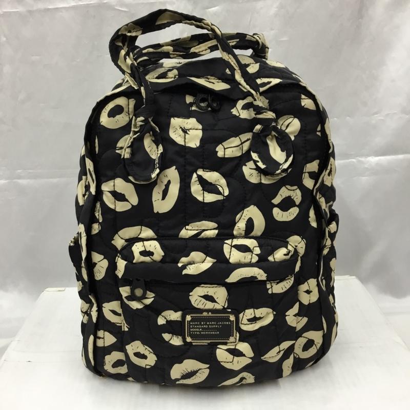 マークバイマークジェイコブス MARC by MARC JACOBS リュックサック、デイパック リュックサック、デイバッグ リップ柄 キルティング ロゴ、文字 黒 / ブラック / X ベージュ / ベージュ / レディース USED 古着 中古 10105985