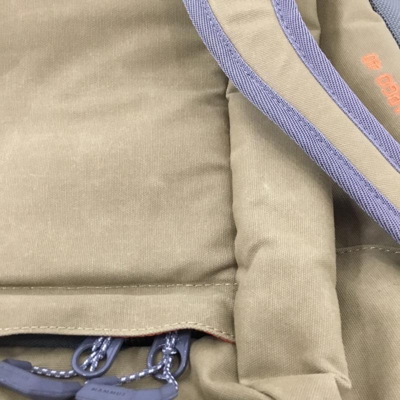 マムート Mammut リュックサック、デイパック リュックサック、デイバッグ 2510-02890 Neon Cargo キャリーバッグ アウトドア ロゴ、文字 ベージュ / ベージュ / X 灰 / グレー / メンズ USED 古着 中古 10122813
