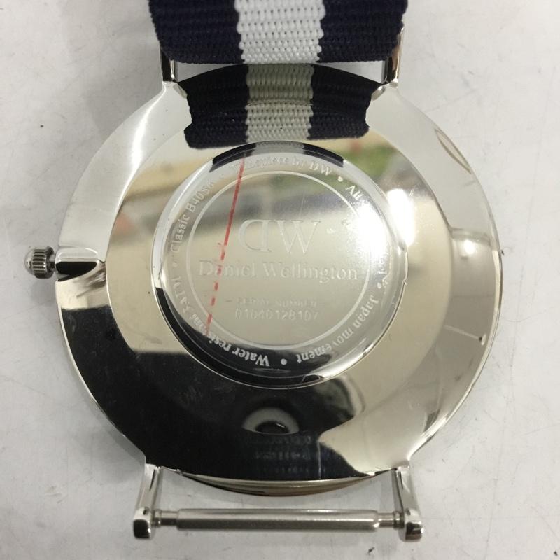 ダニエルウェリントン Daniel Wellington 腕時計 アナログ(クォーツ式) DW00100018 ロゴ、文字 白 / ホワイト / X 紺 / ネイビー / メンズ USED 古着 中古 10135200