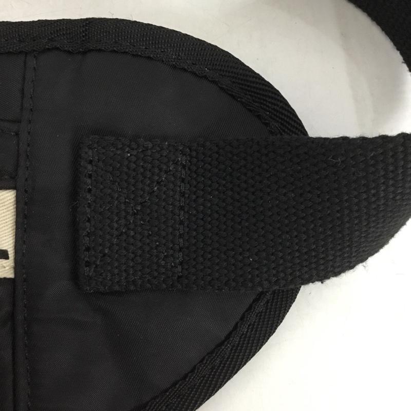アーペーセー A.P.C. ウエストバッグ ウエストバッグ ボディバッグ ロゴ、文字 黒 / ブラック / メンズ USED 古着 中古 10125413