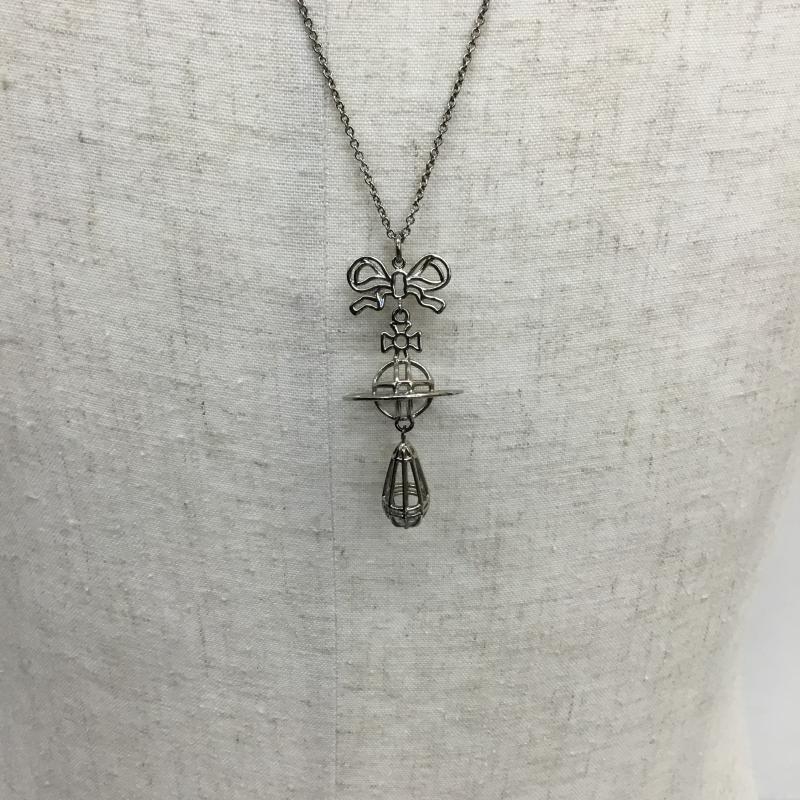 ヴィヴィアンウエストウッド Vivienne Westwood アクセサリー ネックレス、ペンダント Thin Lines Collection Orb ドロップ オーブ シンライン ネックレス ロゴ、文字 銀 / シルバー / レディース USED 古着 中古 10124388