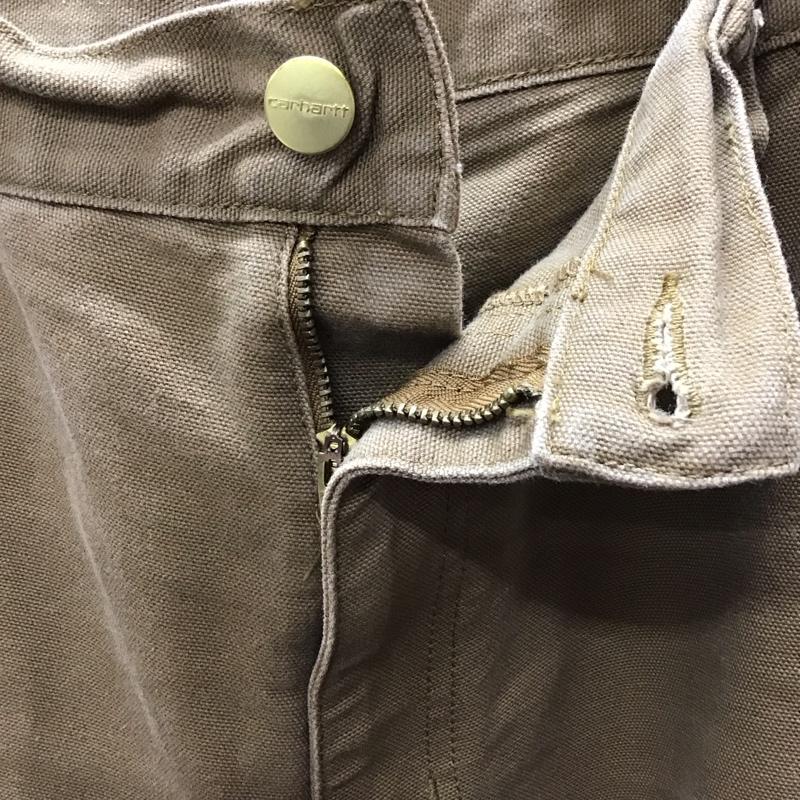 カーハート Carhartt パンツ ワークパンツ、ペインターパンツ ワークパンツ ワイドパンツ カジュアルパンツ 32インチ ロゴ、文字 ベージュ / ベージュ / メンズ USED 古着 中古 10116345