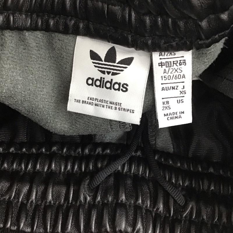 アディダス adidas パンツ ワークパンツ、ペインターパンツ 1l8012 アディブレイク ワイドパンツ XS ロゴ、文字 黒 / ブラック / レディース USED 古着 中古 10136760