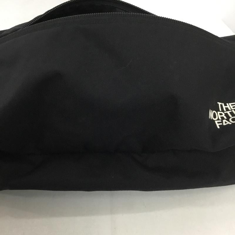 ザノースフェイス THE NORTH FACE ウエストバッグ ウエストバッグ NM71700 スクエア ボディバッグ ロゴ、文字 黒 / ブラック / メンズ USED 古着 中古 10130787