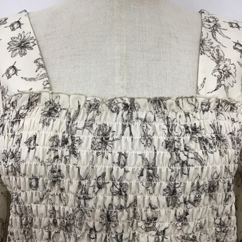 ダブルクローゼット w closet カットソー 長袖 303885 スクエアネック花柄シャーリングプルオーバー FREE 花柄 アイボリー / アイボリー /  レディース USED 古着 中古 10108408