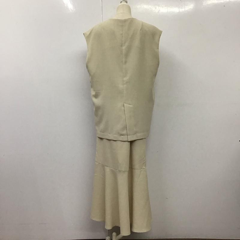 ローリーズファーム LOWRYS FARM セットアップ セットアップ 無地 オフホワイト / オフホワイト / レディース USED 古着 中古 10139741
