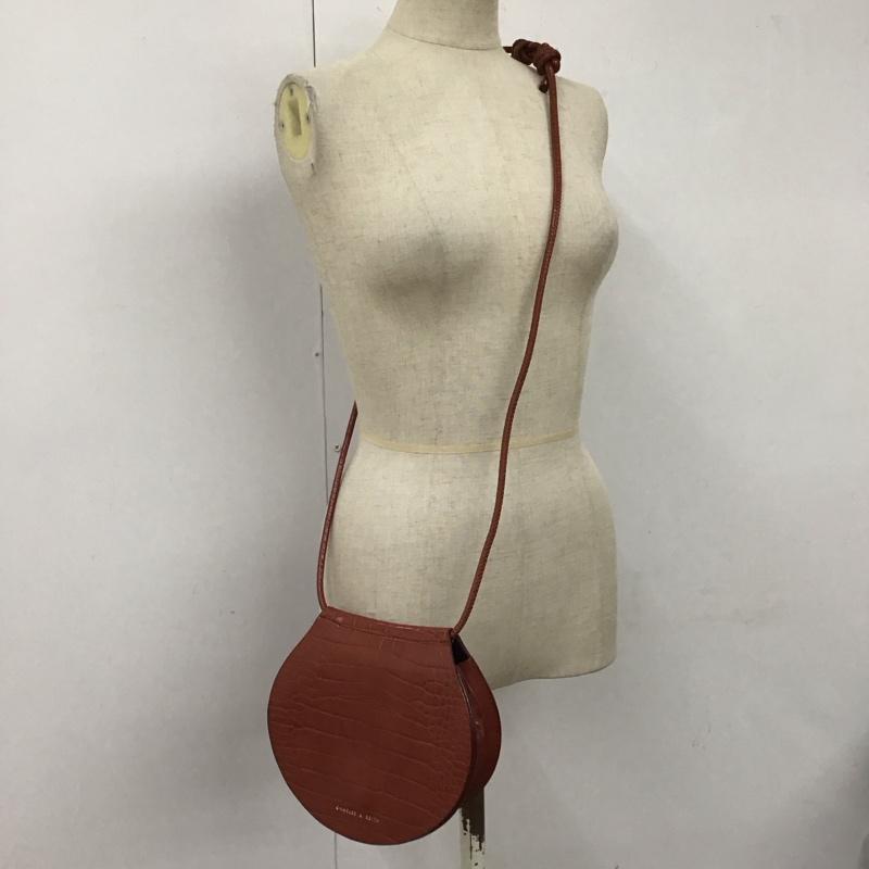 チャールズアンドキース charles&keith ショルダーバッグ ショルダーバッグ 80270295 セミサークル クロックエフェクトクロスボディーバッグ ロゴ、文字 茶 / ブラウン / レディース USED 古着 中古 10120213