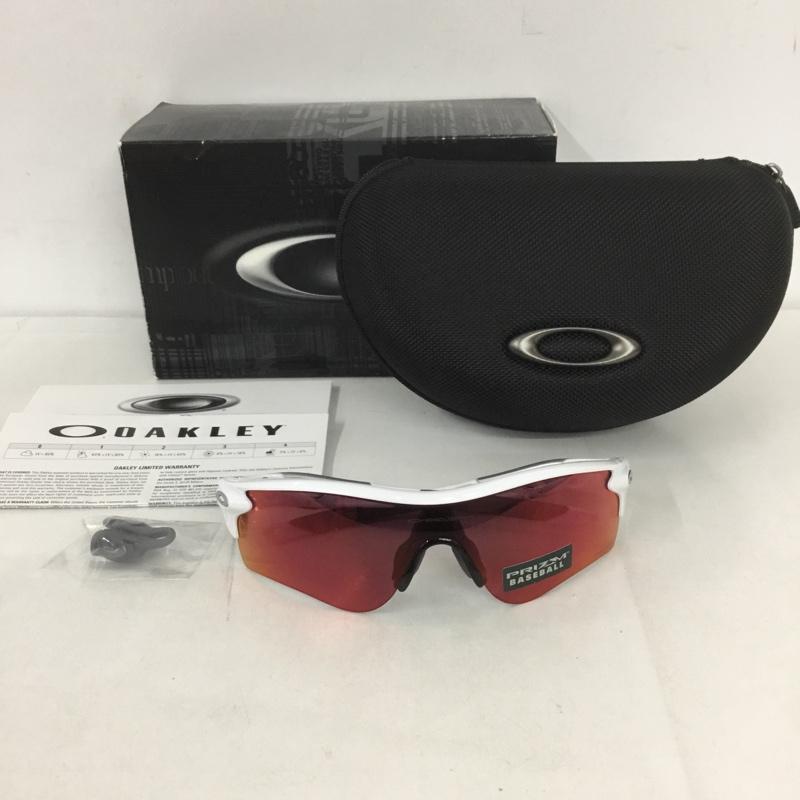オークリー OAKLEY めがね・サングラス サングラス OO9206-26 RADARLOCK スポーツサングラス 箱有 ロゴ、文字 白 / ホワイト / X 灰 / グレー / メンズ USED 古着 中古 10126894