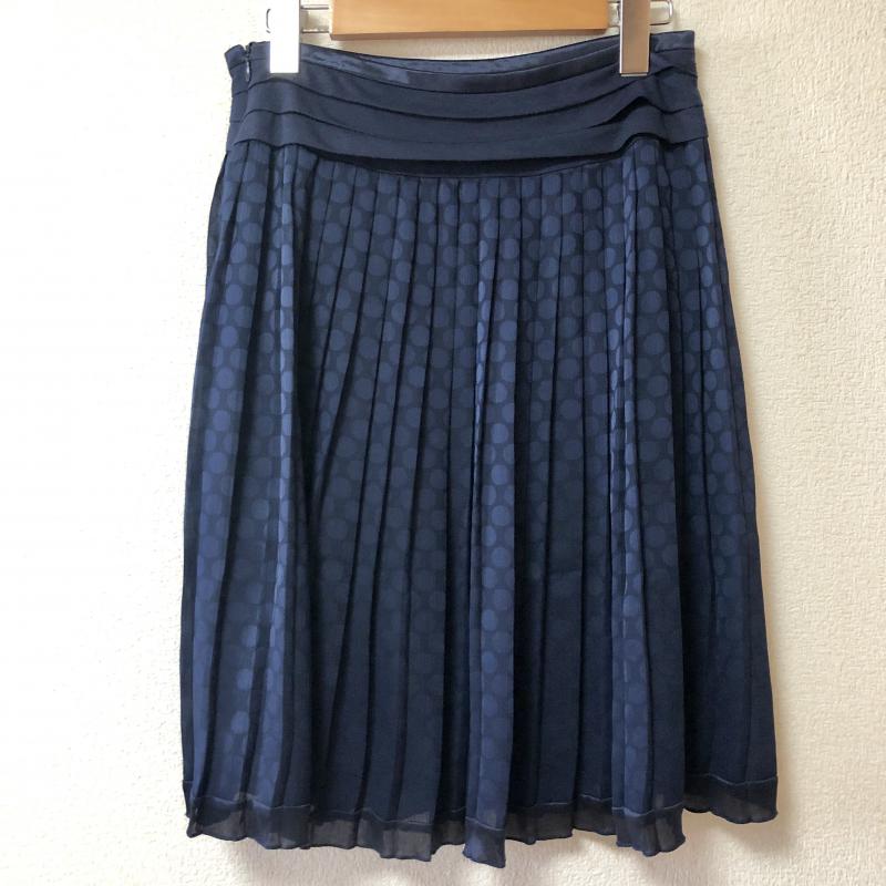 ナチュラルビューティーベーシック NATURAL BEAUTY BASIC スカート ひざ丈スカート M ドット 紺 / ネイビー / レディース USED 古着 中古 10001693